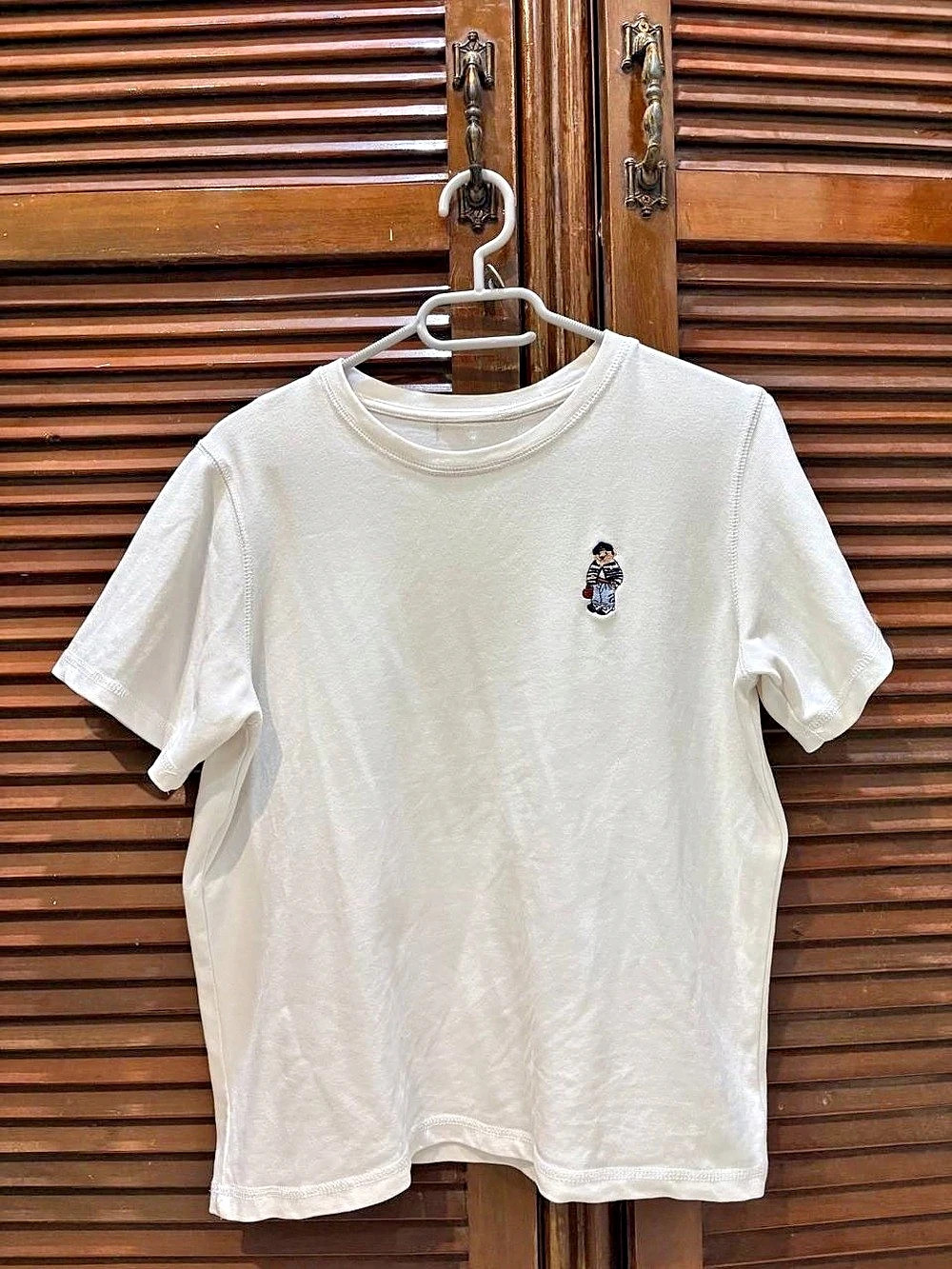 Bear Short Sleeve Graphic Tee in White